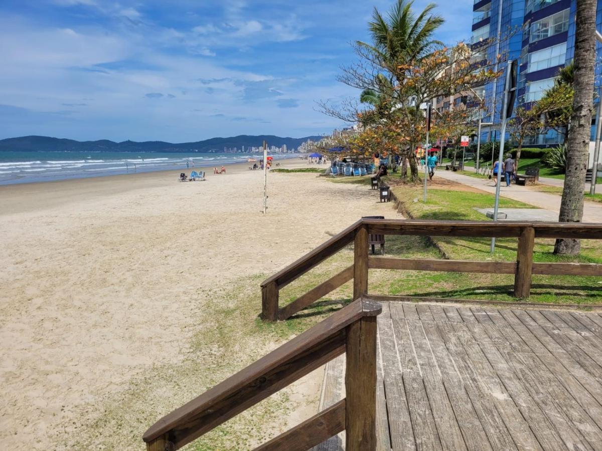 Apartamento 200 Metros Da Praia 03 Quartos Com Ar Condicionado - Meia Praia - ايتابيما المظهر الخارجي الصورة