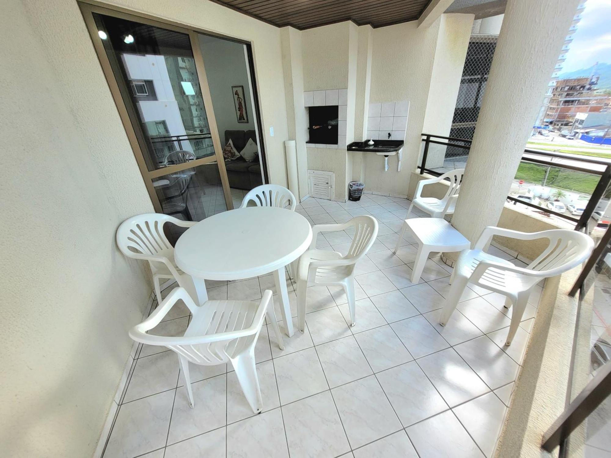 Apartamento 200 Metros Da Praia 03 Quartos Com Ar Condicionado - Meia Praia - ايتابيما المظهر الخارجي الصورة